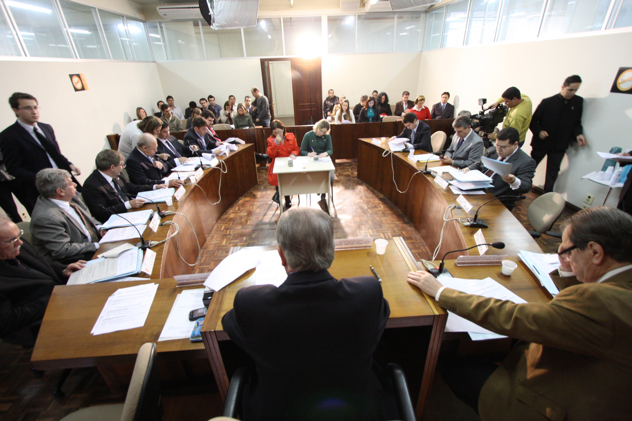 Nove projetos de lei são aprovados em reunião da CCJ