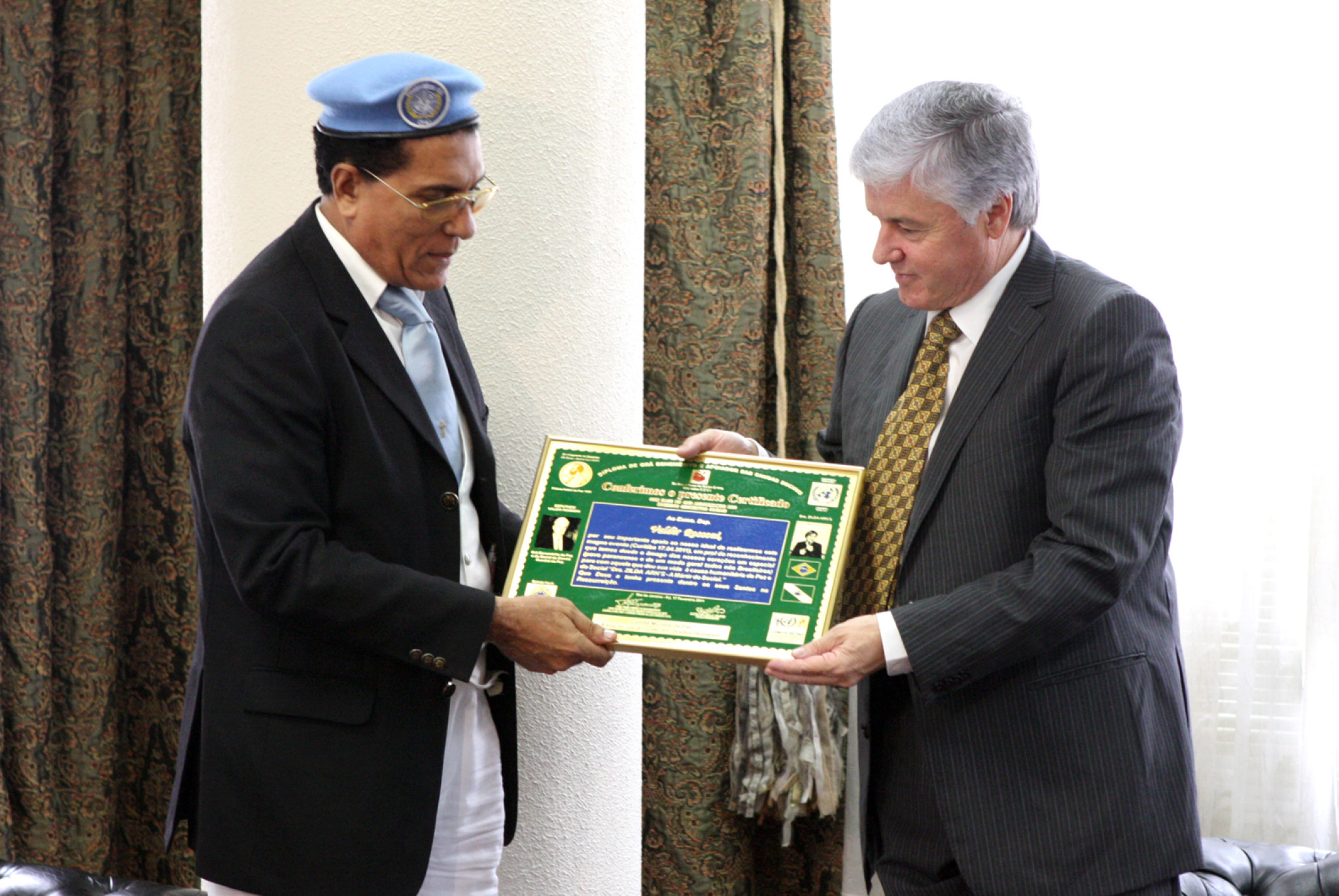 Valdir Rossoni Recebe Homemagem de Amigo das Causas Sociais