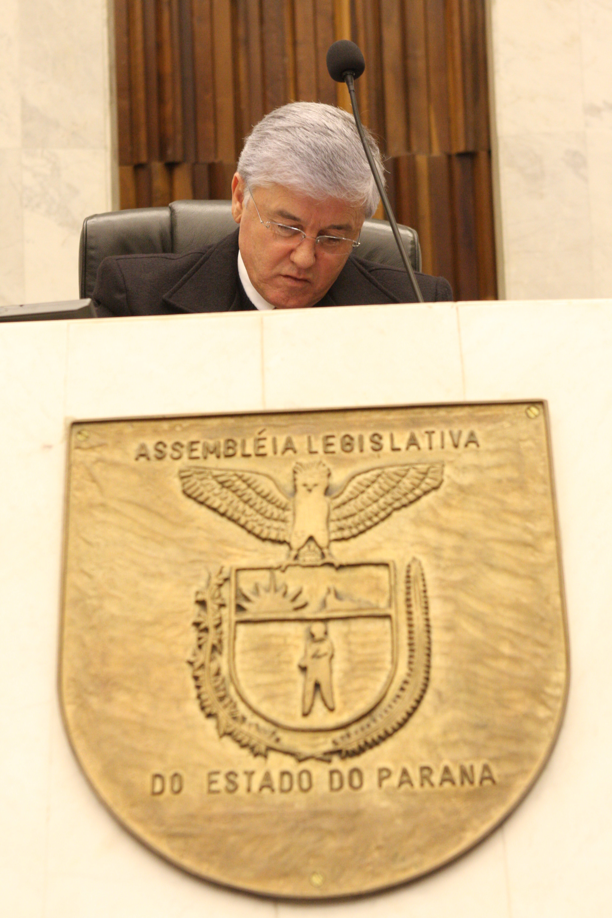 Mesa Executiva Apresenta Projeto que Regulamenta Aproveitamento de Efetivos