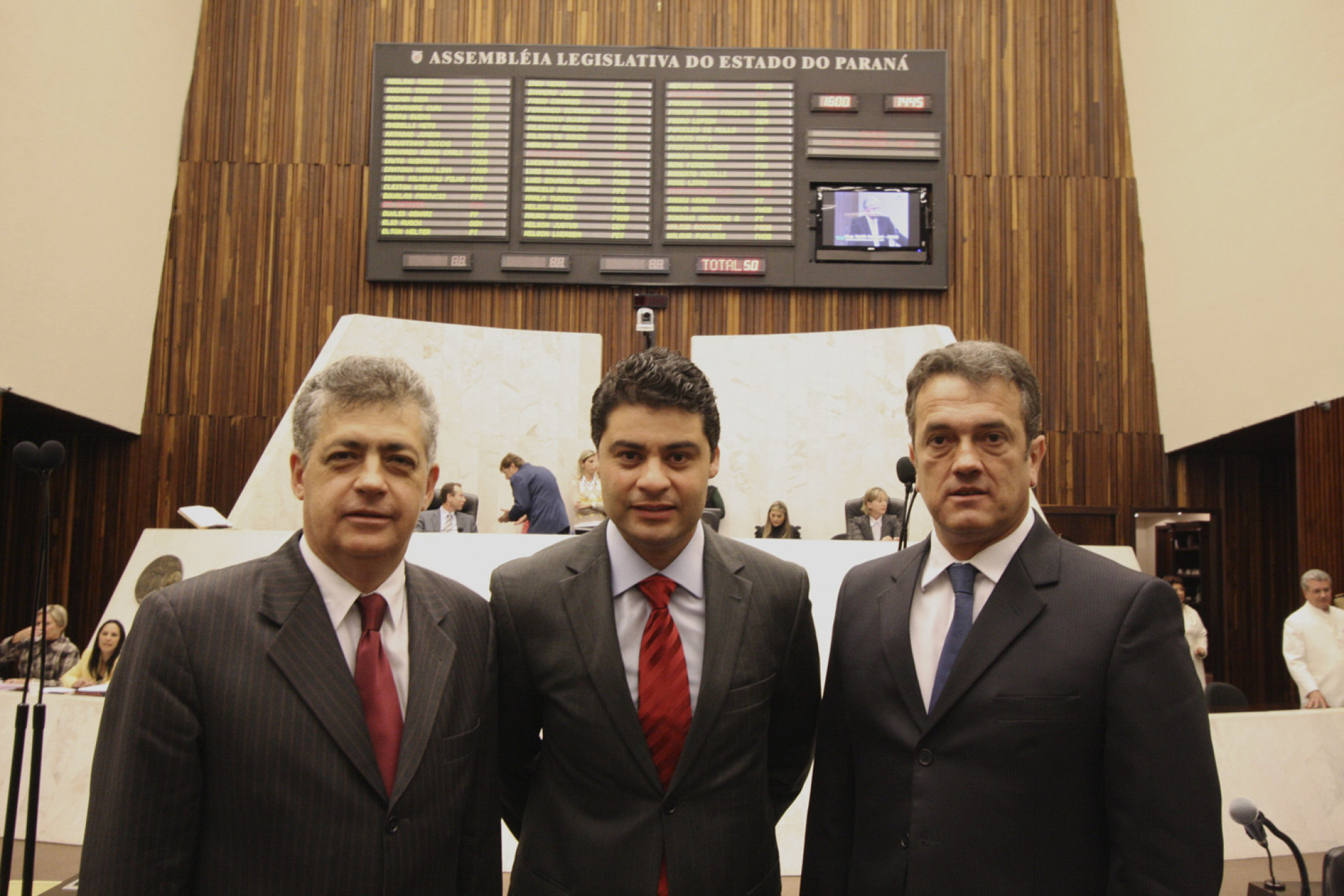 Deputados de Ponta Grossa Avaliam Sessão Itinerante Como Grande Oportunidade