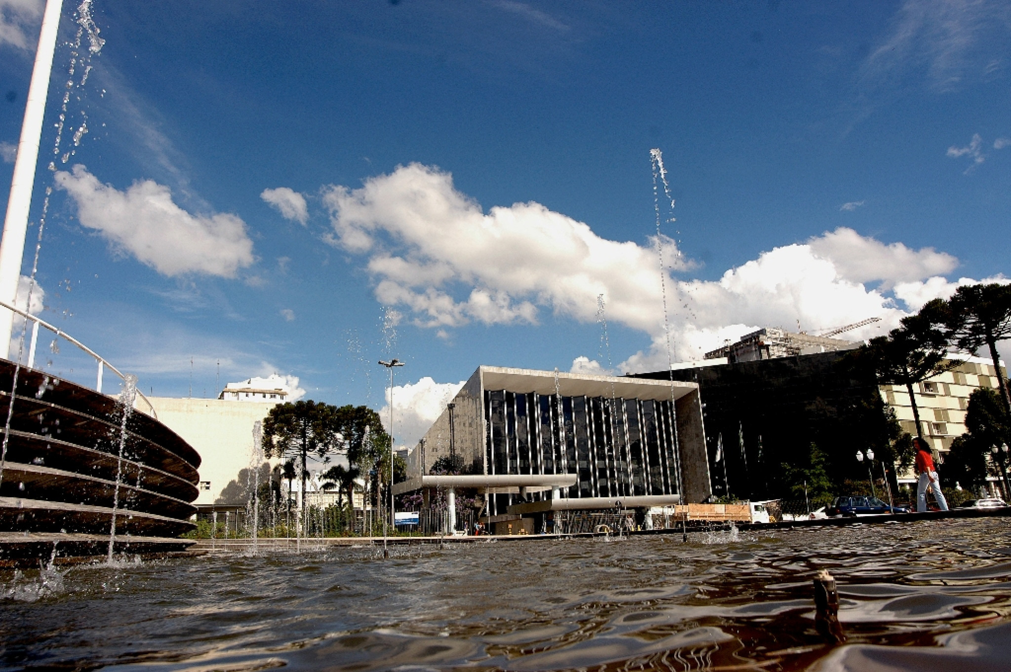 Projeto Regulamentando Cargo de Assessor Parlamentar é Constitucional