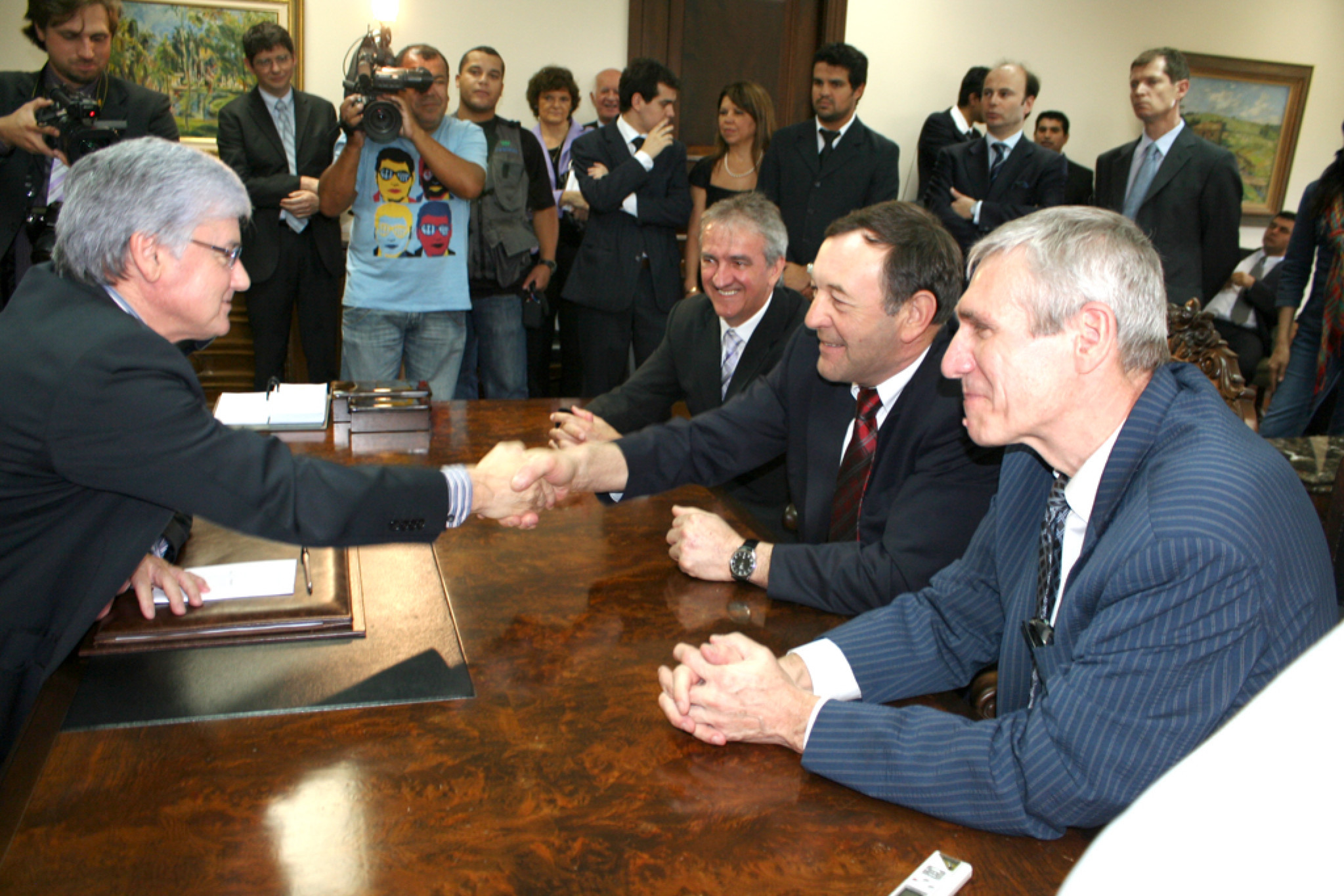 Comitiva Francesa Visita Presidente da Assembleia e Apresenta Planos de Investimento No Paraná