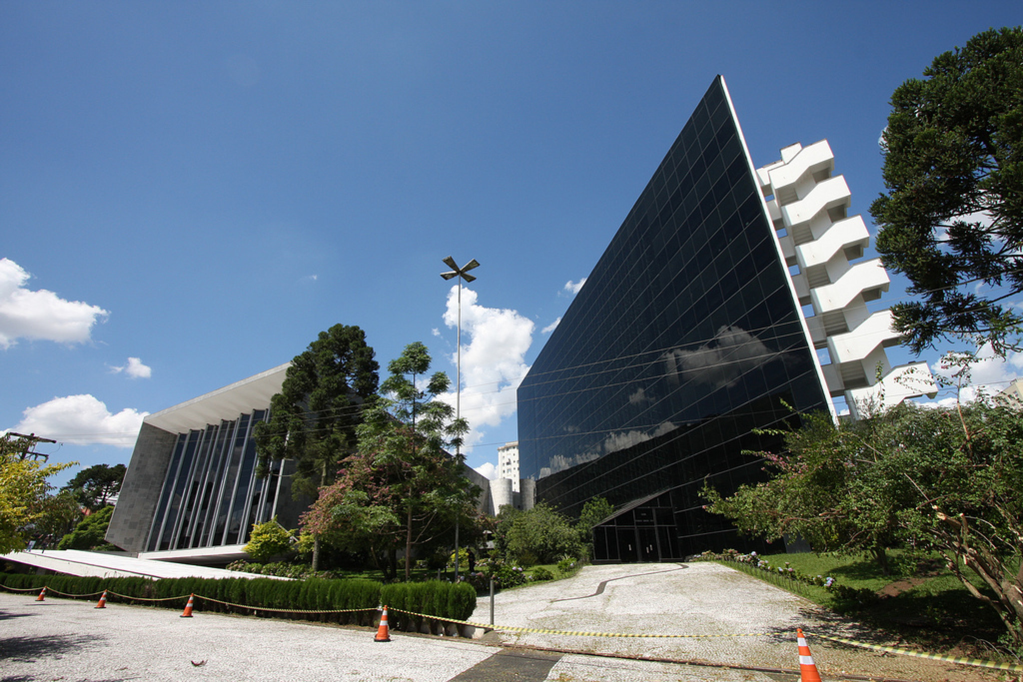 Após 25 anos, licitação para reparo da fachada do prédio dos gabinetes garante redução de 15,6