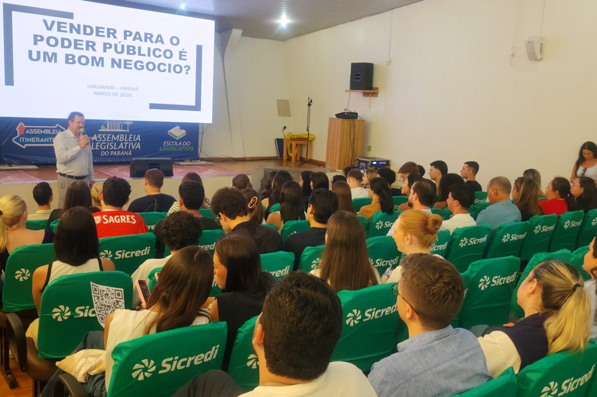 Assembleia Itinerante leva capacitação sobre vendas ao poder público a empreendedores em Umuarama