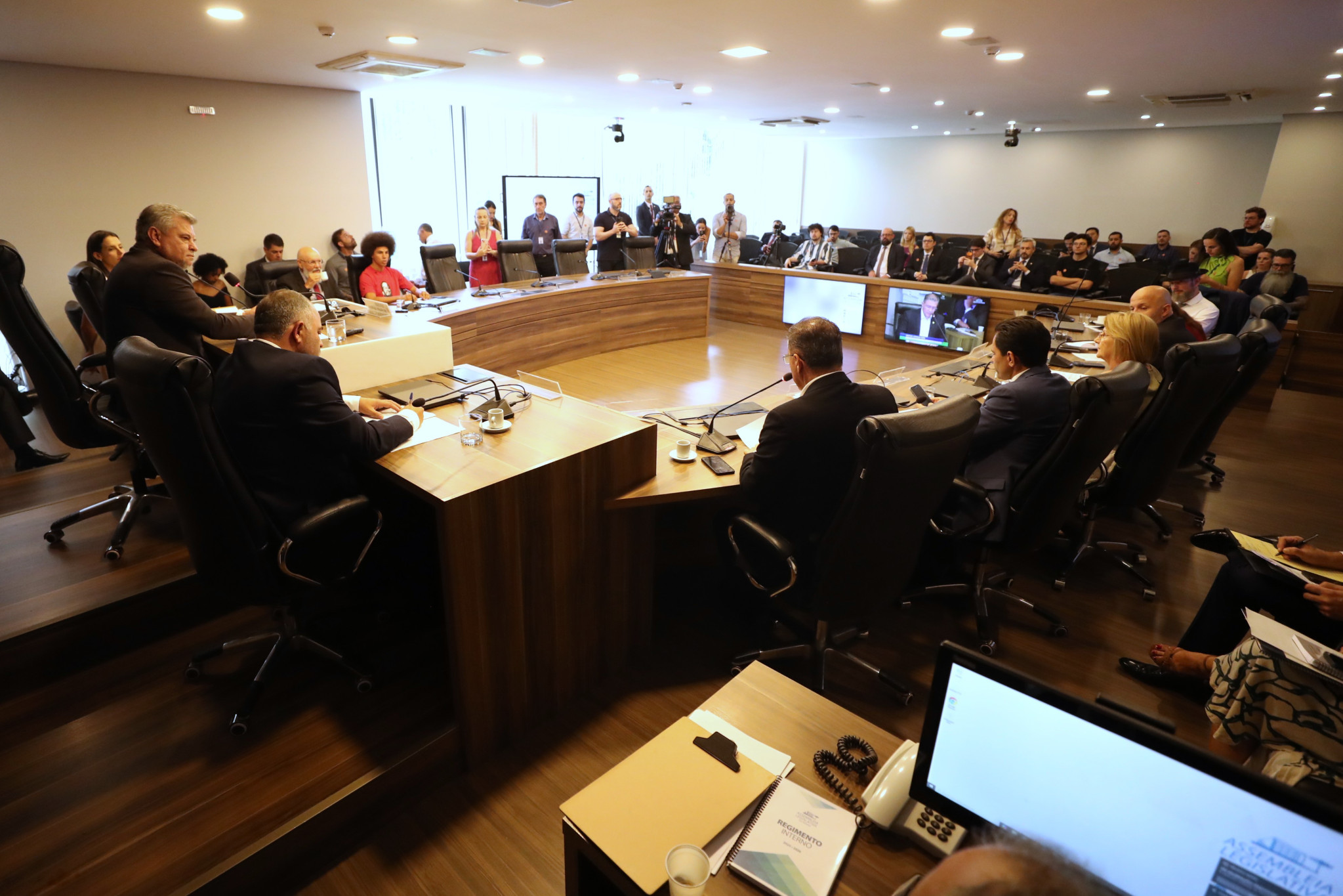 Conselho de Ética ouve defesa em dois processos e redefine relatoria de nova representação