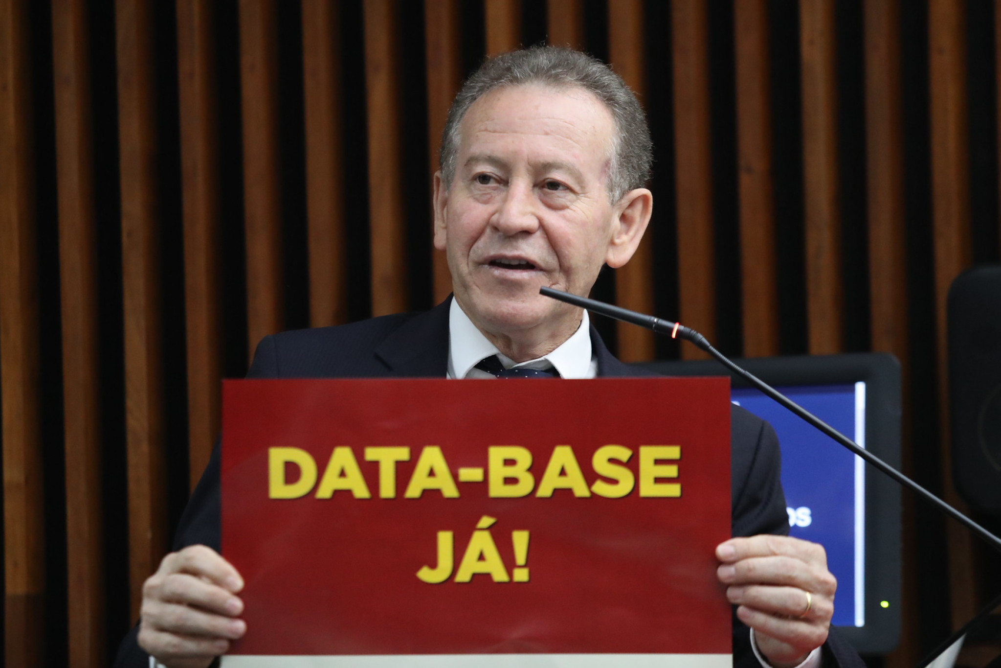 Deputado Professor Lemos (PT) cobra reposição salarial e exige envio imediato da data-base