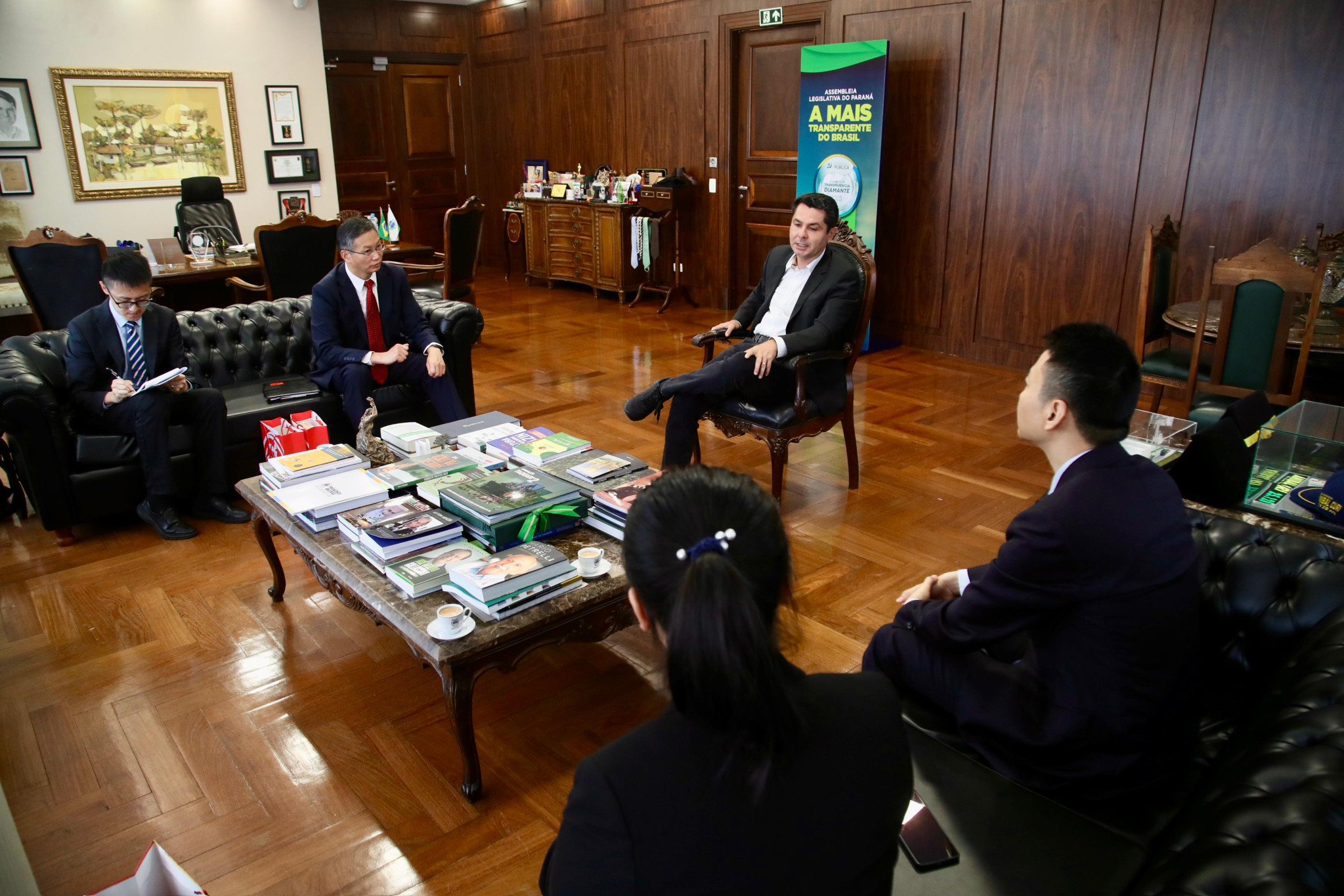 Presidente da Assembleia Legislativa recebe cônsul-geral da China para São Paulo, Paraná, Santa Catarina e Rio Grande do Sul