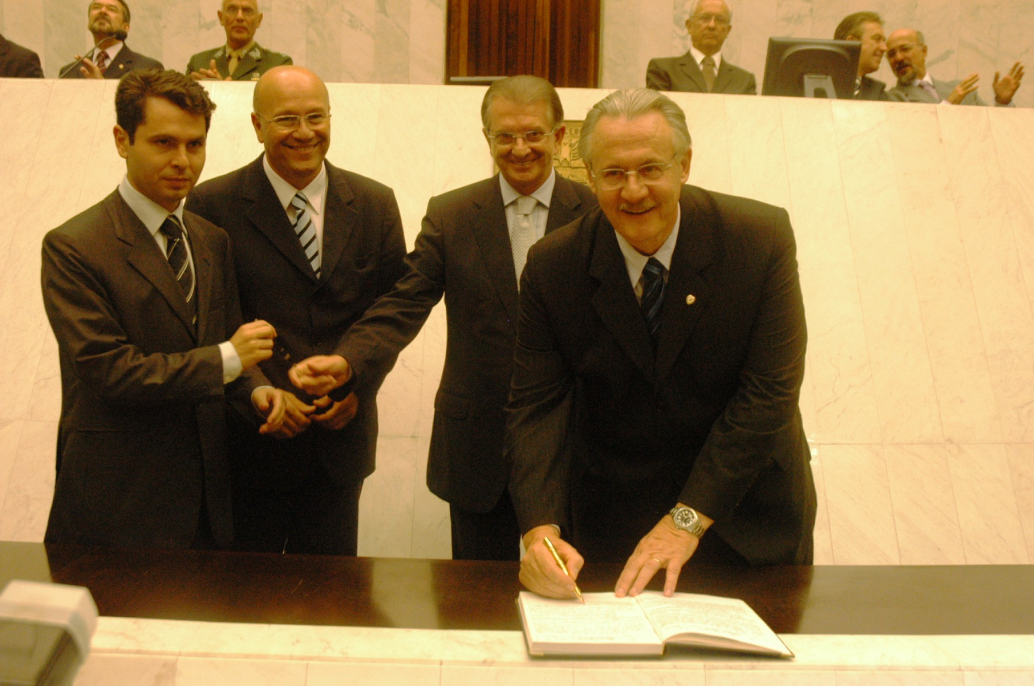 Orlando Pessuti Toma Posse Na Assembleia Legislativa