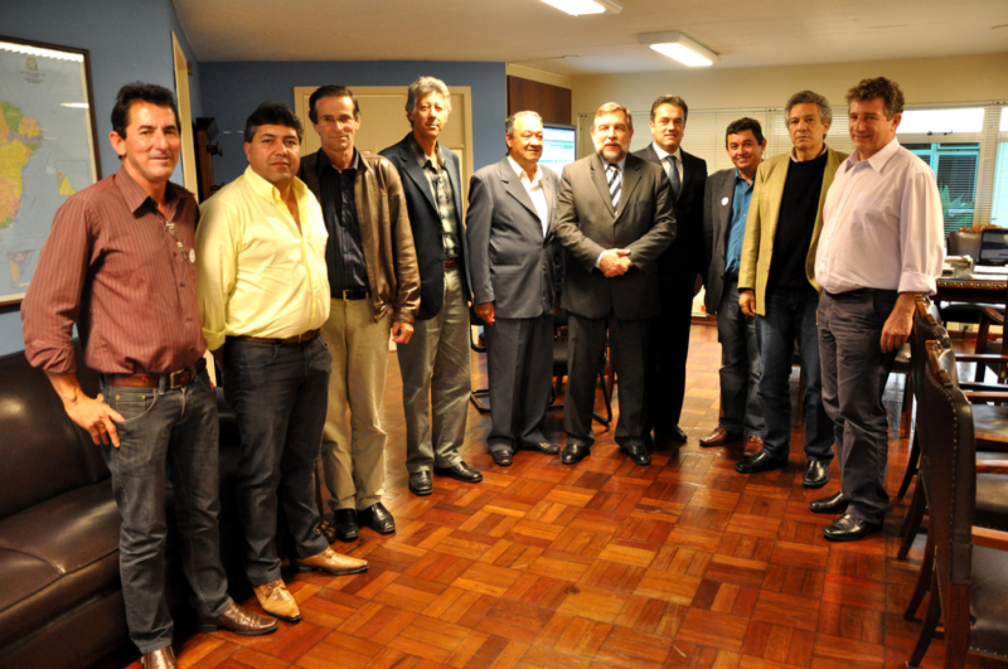Plauto Miró se reúne com Flávio Arns e reivindica construção do Colégio Estadual João Francisco da Silva, em Tibagi