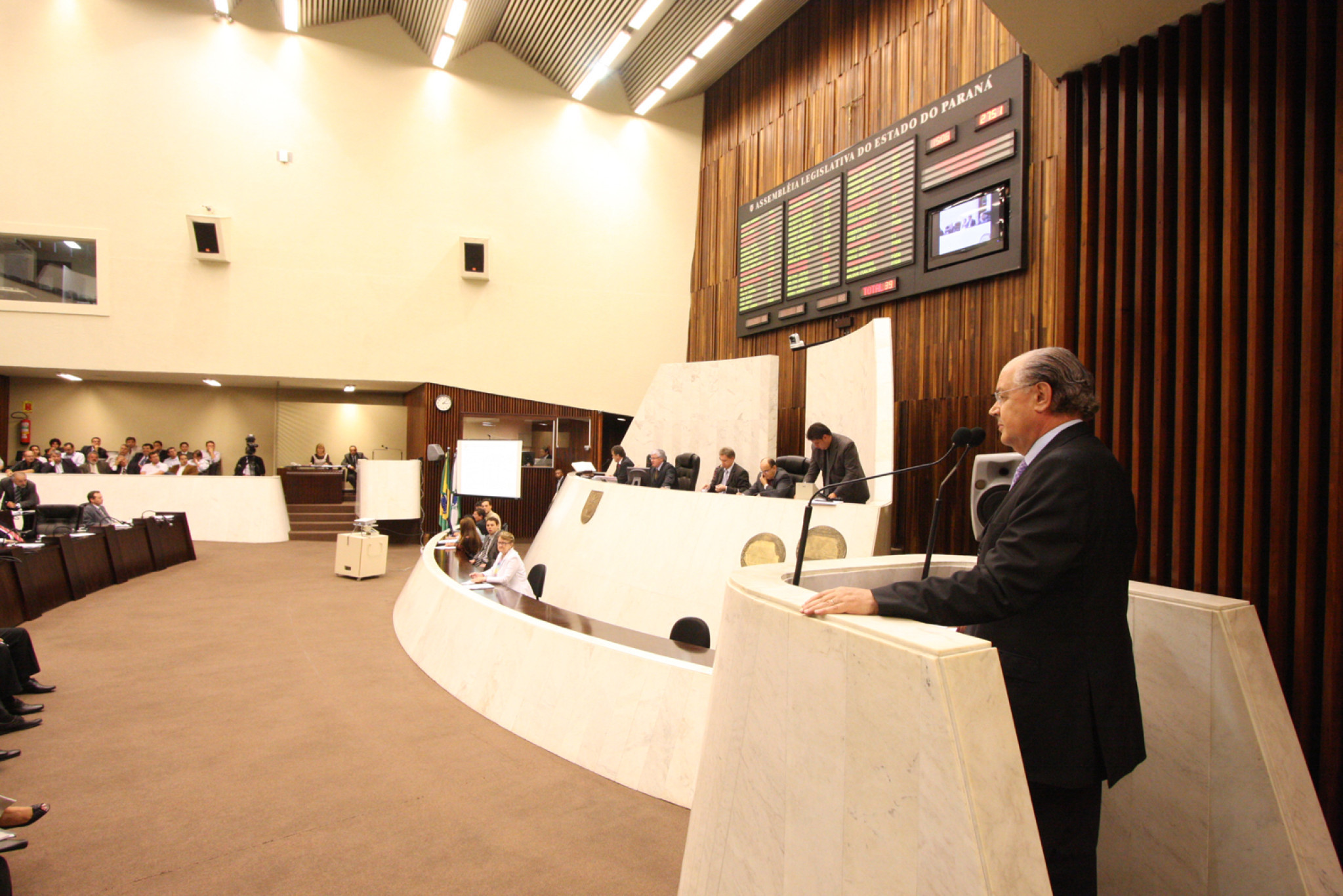 Hauly Alerta Para Comprometimento da Capacidade de Investimento do Paraná