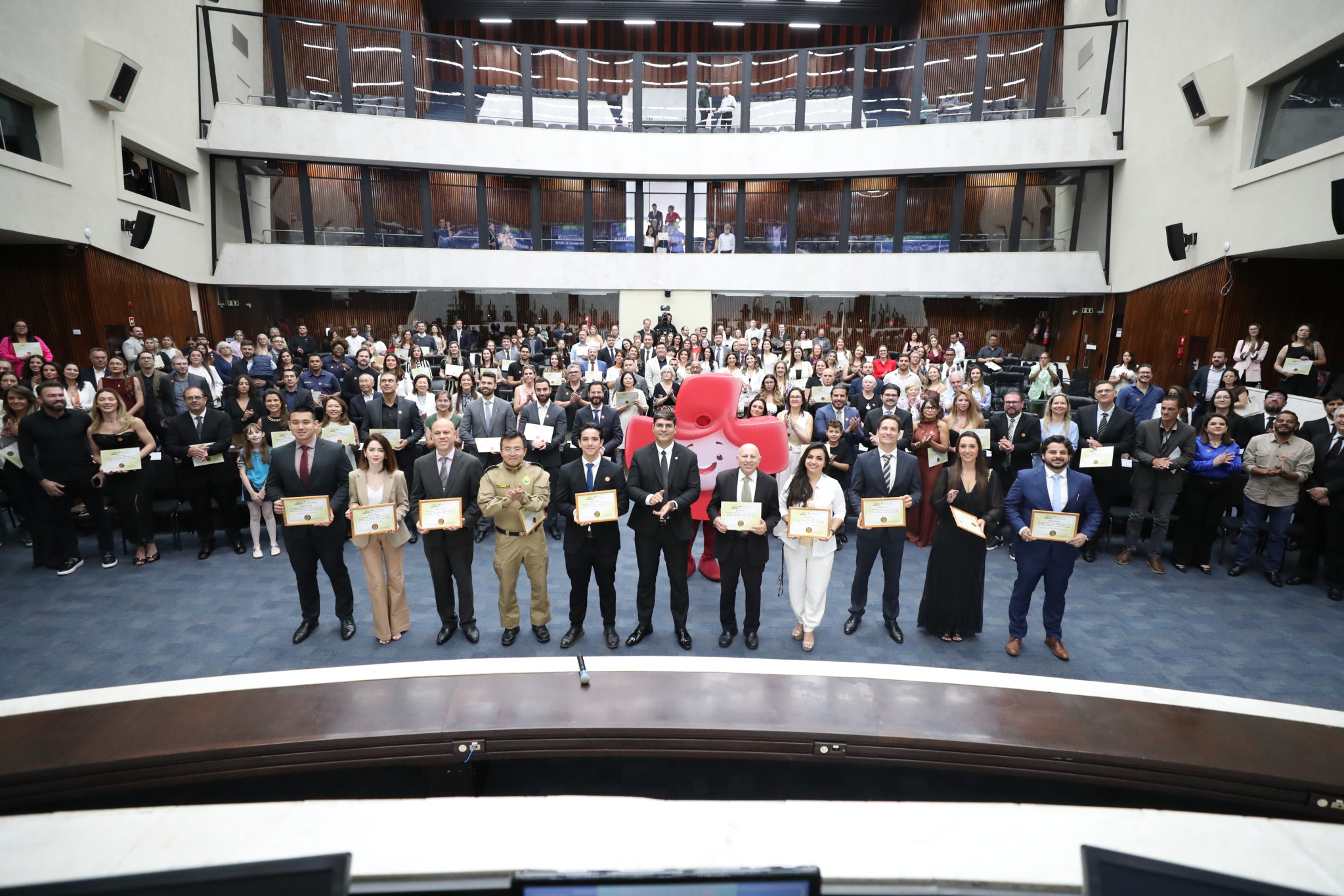 Assembleia Legislativa realiza Sessão Solene em homenagem aos profissionais da saúde que atuam no atendimento à população