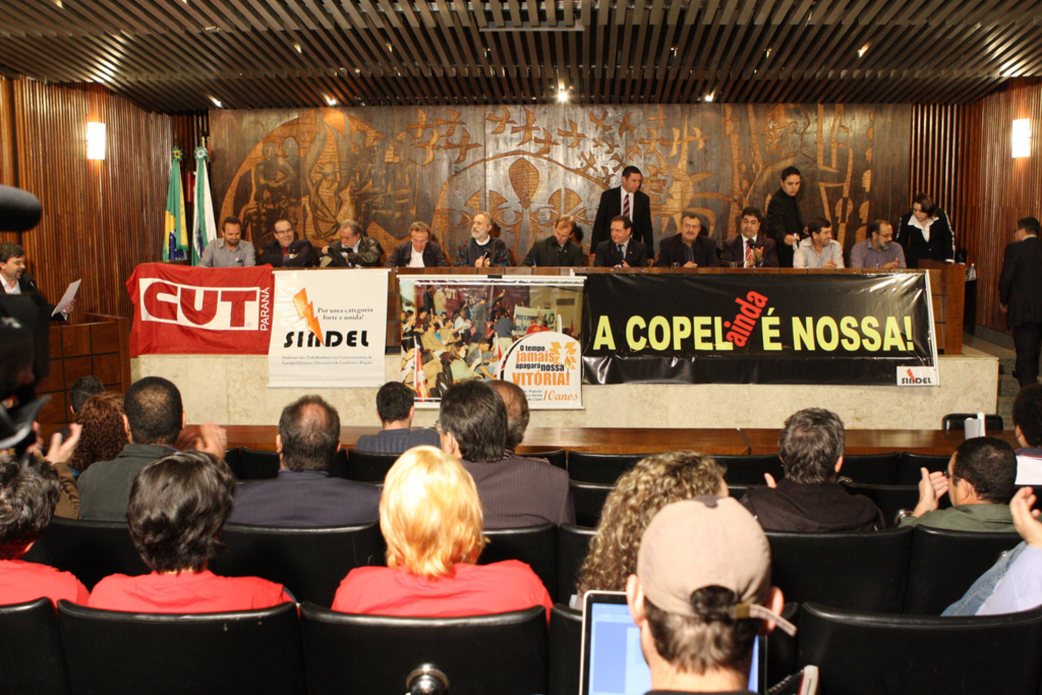 Ato na Assembleia marca luta contra privatização da Copel