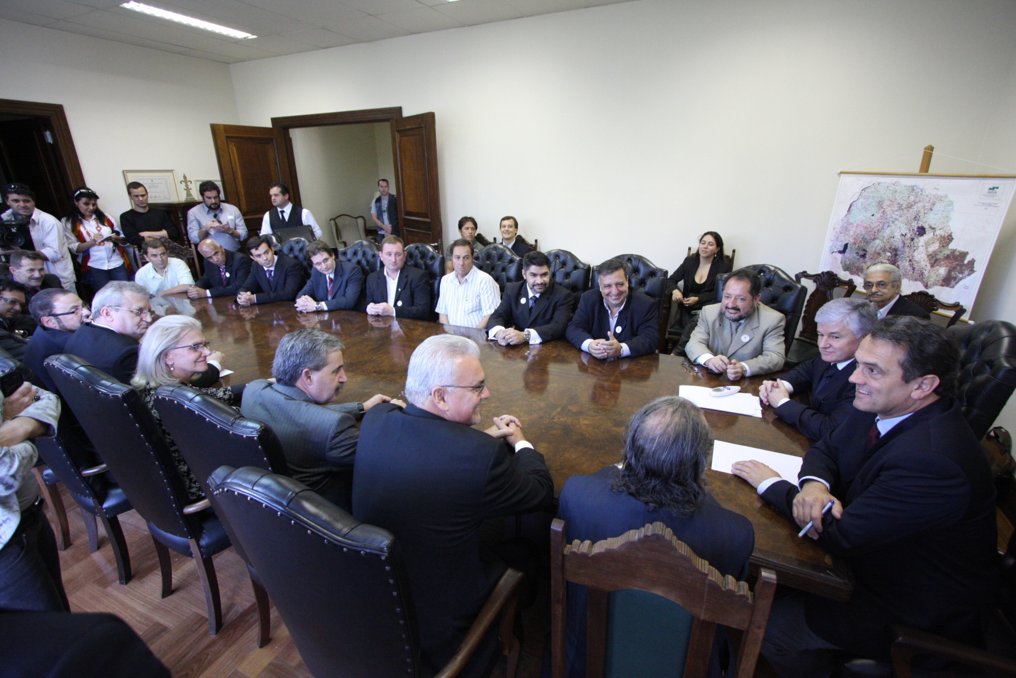 Representantes de Jornais do Paraná Manifestam Apoio à Mesa Executiva