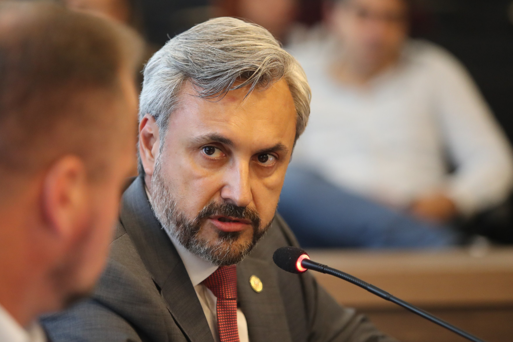 Campanha Paraná Jovem Cientista e Inovador: projeto de Lei visa fortalecer a pesquisa aplicada e aproxima universidades do setor produtivo