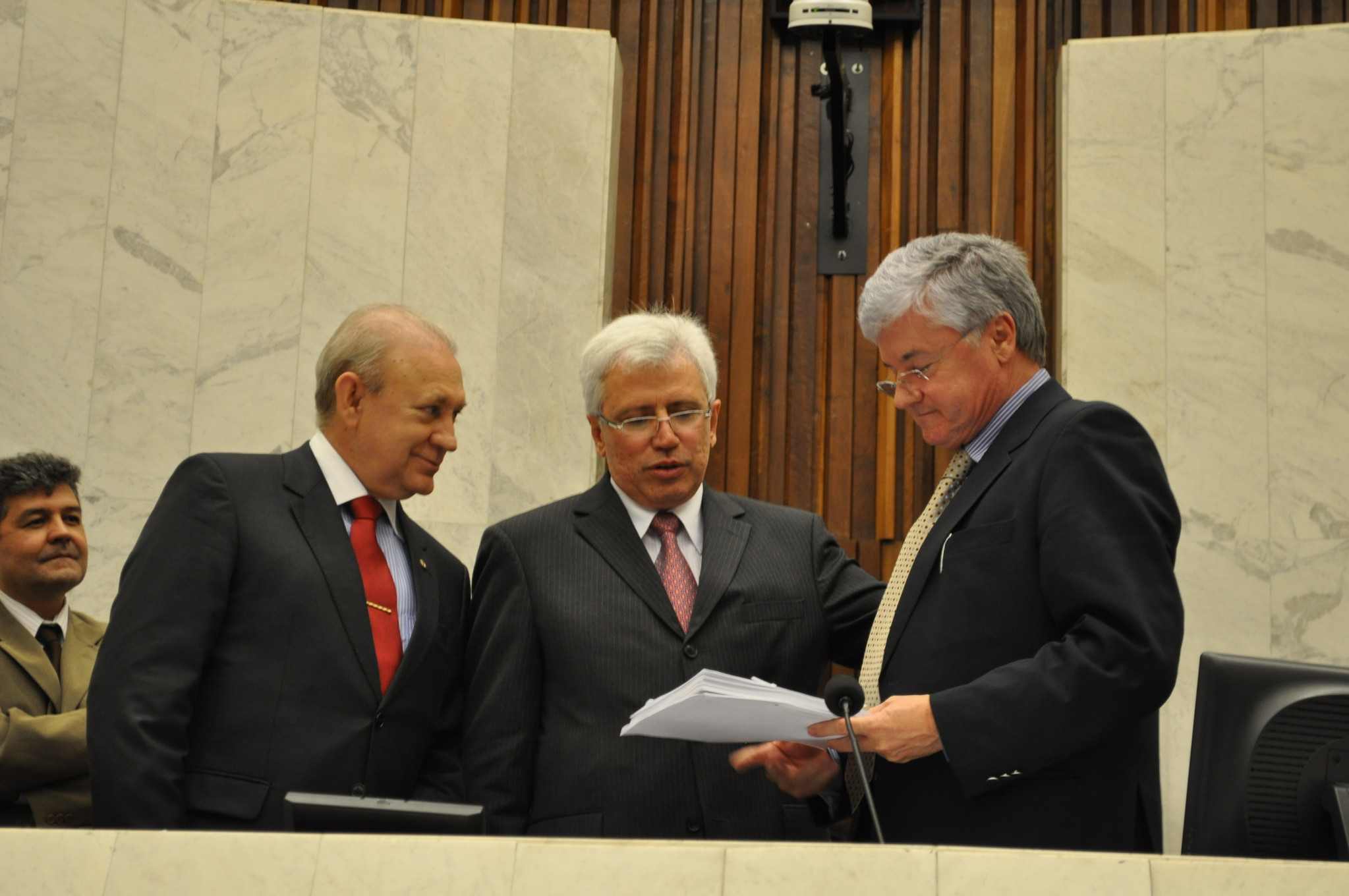 Assembleia Recebe Mensagem Para Criação da Defensoria Pública