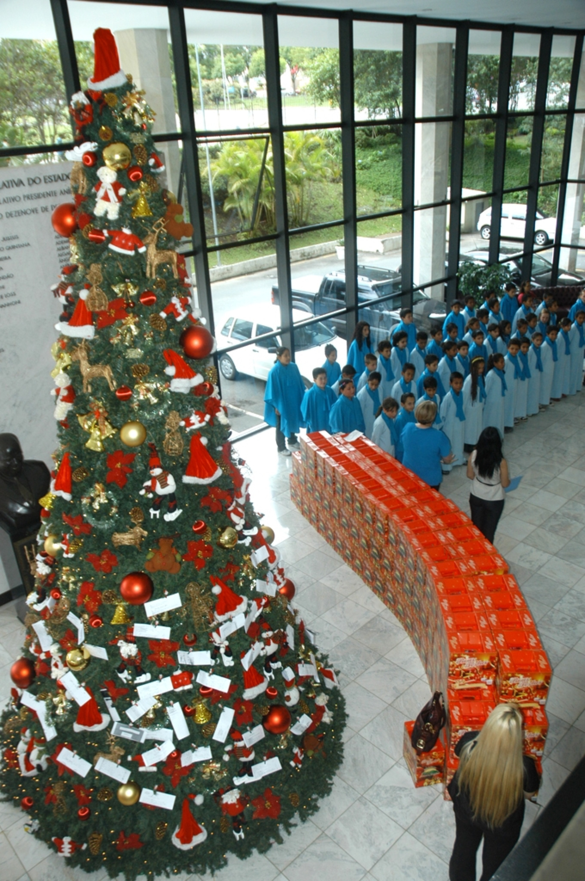 Assembleia Lança Natal Solidário