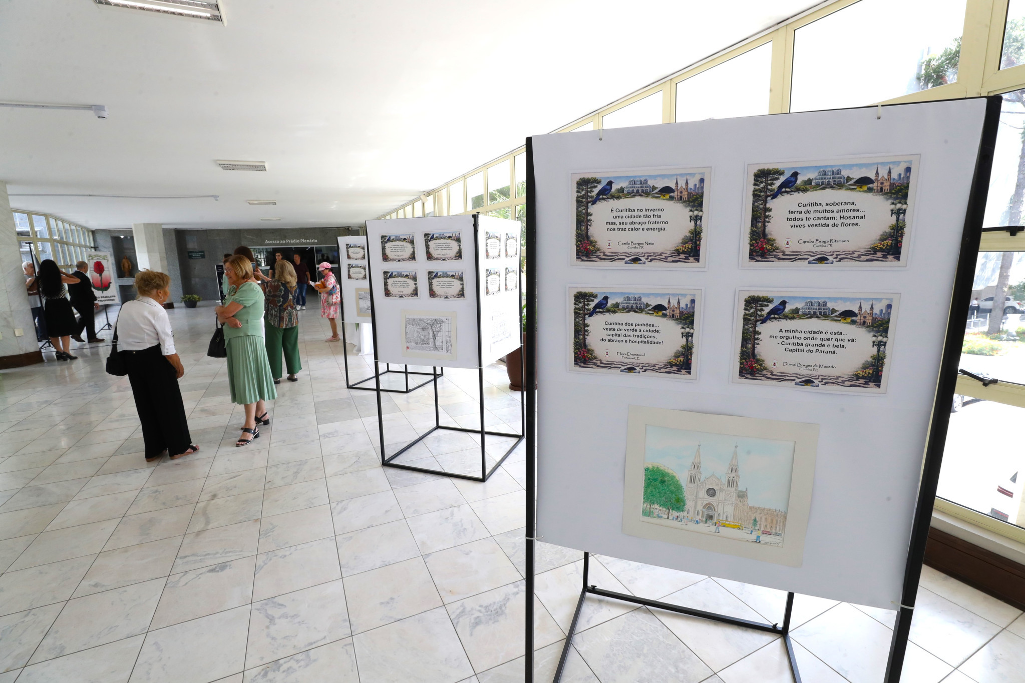 Assembleia recebe exposição “Curitiba em Trovas” com poemas e  ilustrações em homenagem aos 333 anos da capital