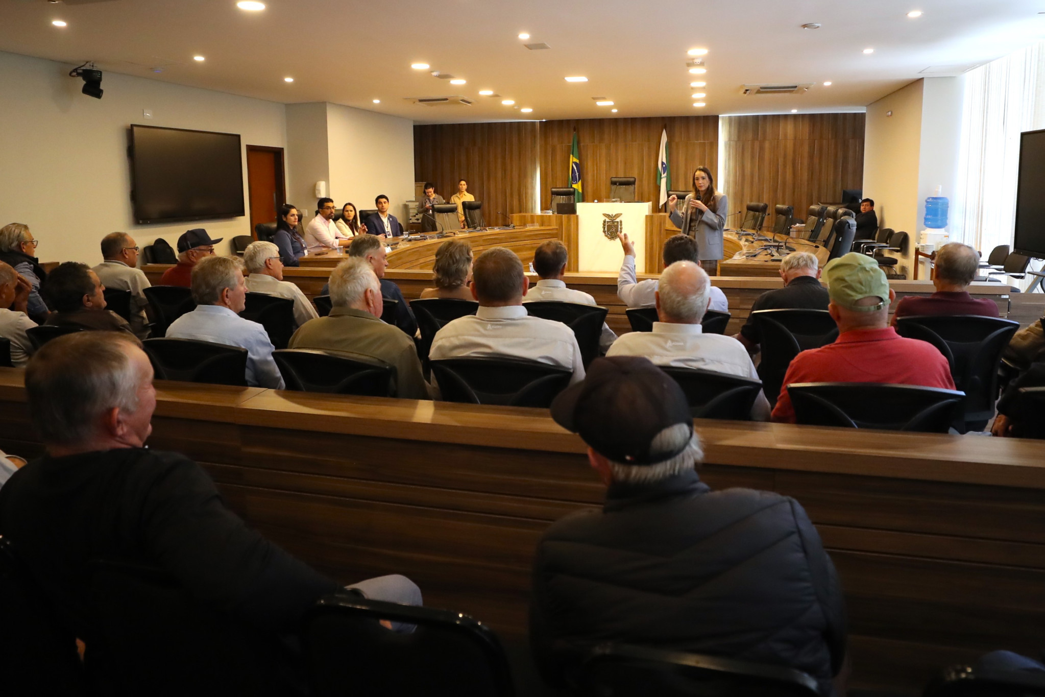 Assembleia Legislativa recebe cooperativistas em ação de educação  política do Sistema Ocepar