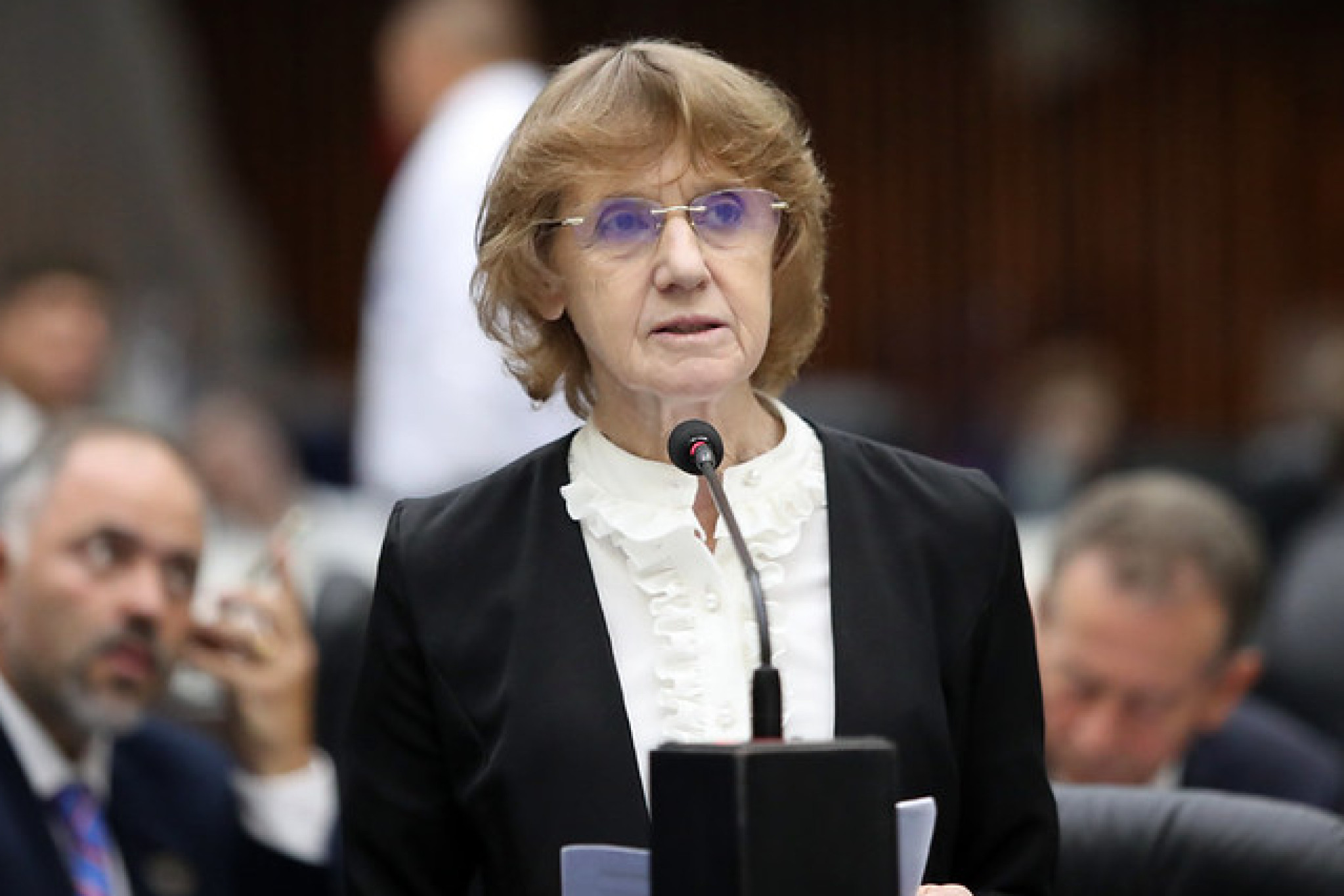 Deputada Luciana Rafagnin (PT) cobra explicações sobre atraso na construção de casas em Rio Bonito do Iguaçu