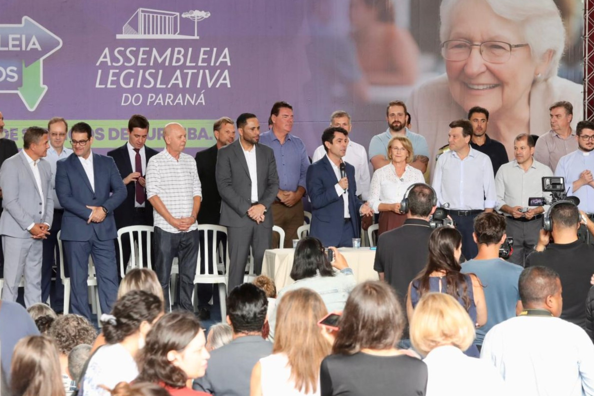 Assembleia nos Bairros passa pela Regional Cajuru e proporciona serviços e cidadania à população
