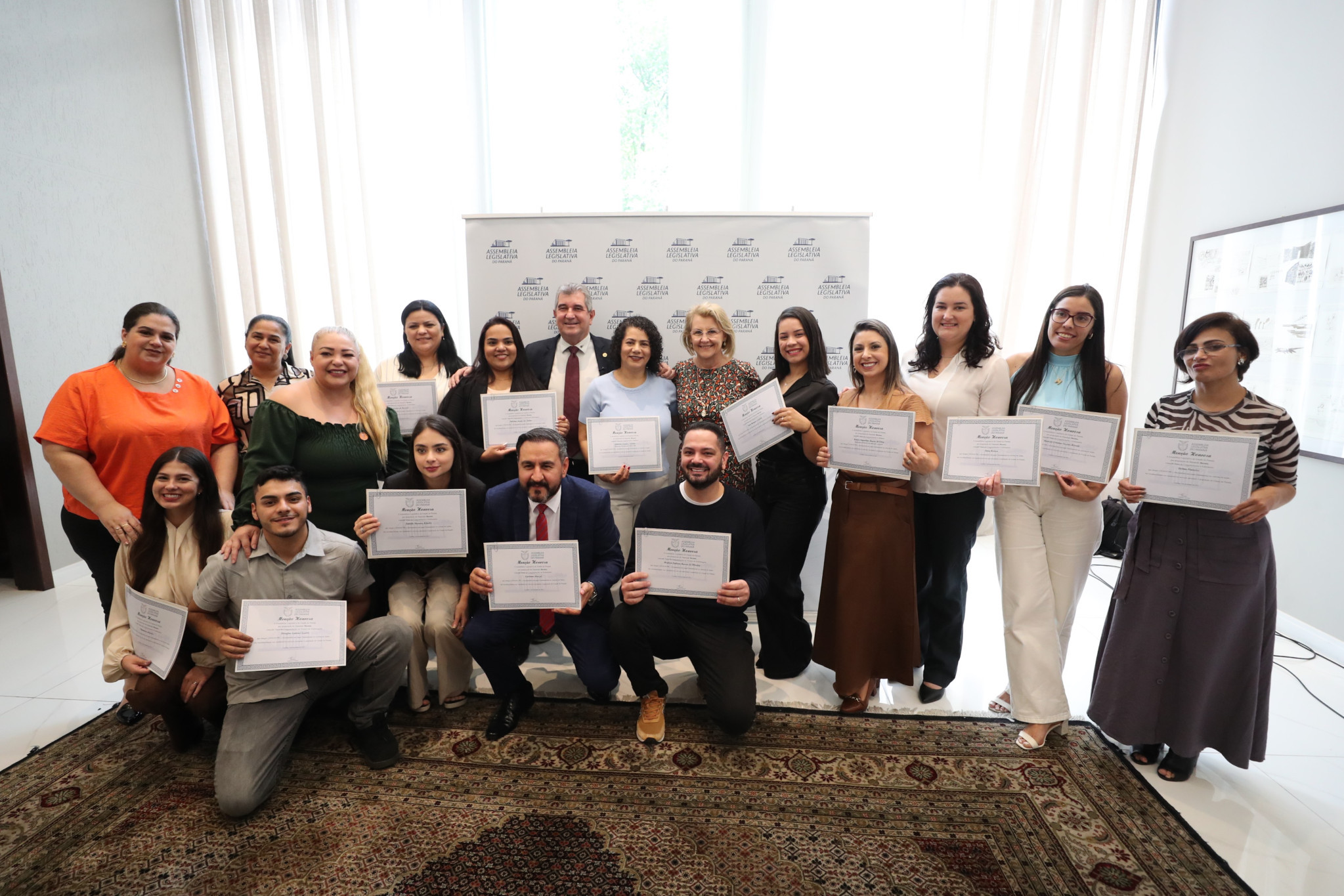 Solenidade na Assembleia Legislativa valoriza enfermeiros e técnicos da COOENF pelo trabalho no atendimento à população