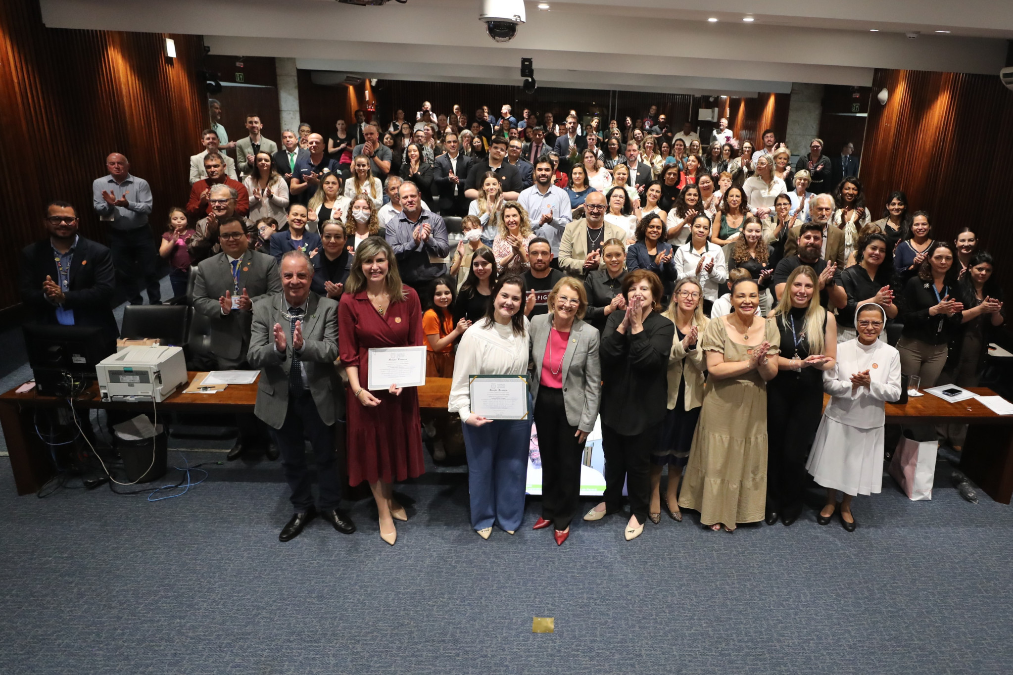 Assembleia celebra 30 anos da Central de Transplantes e homenageia profissionais que ampliaram a doação de órgãos no Paraná