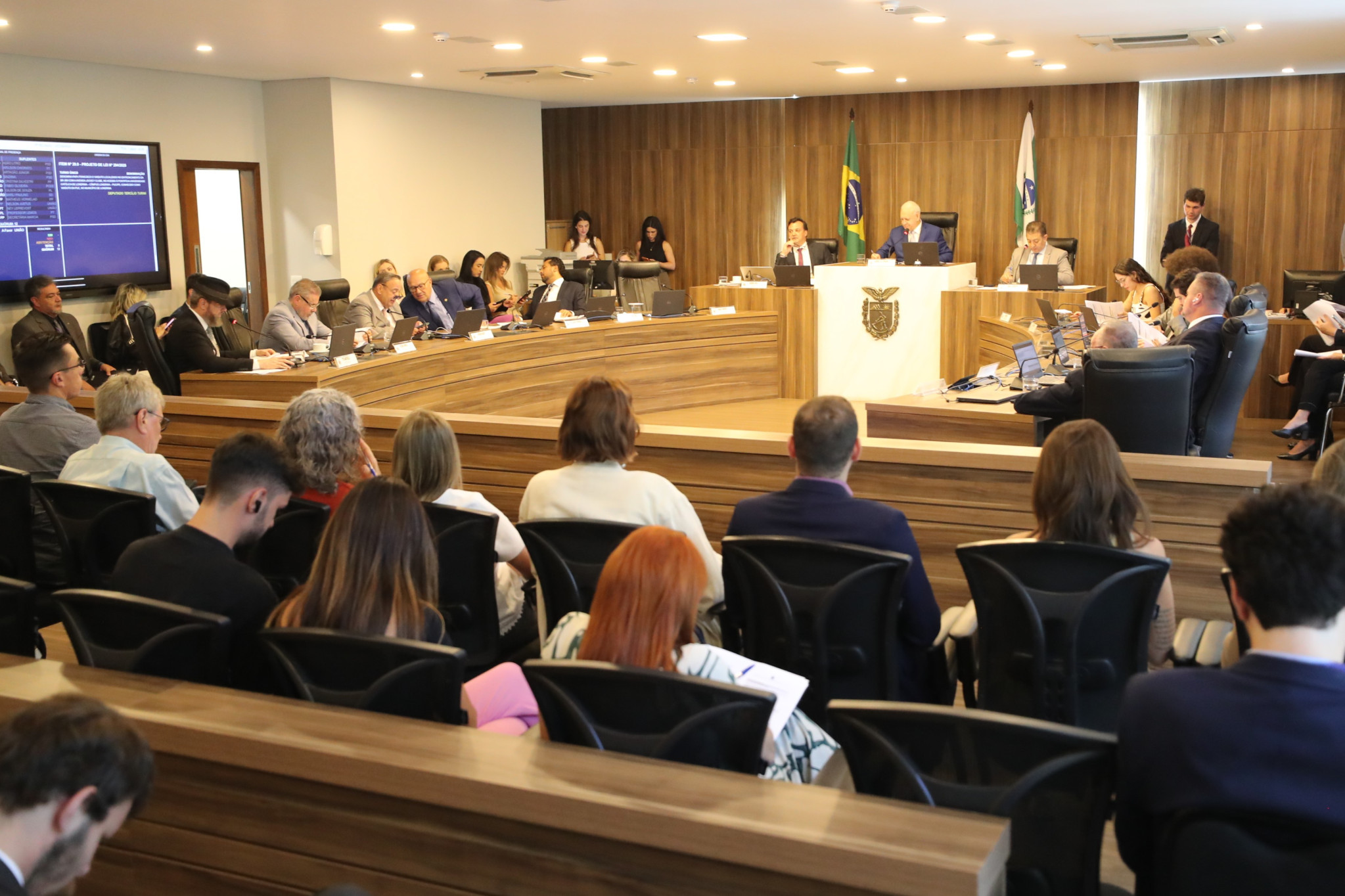 Proposta do Governo que modifica lei sobre desestatização da Celepar avança na Comissão de Constituição e Justiça