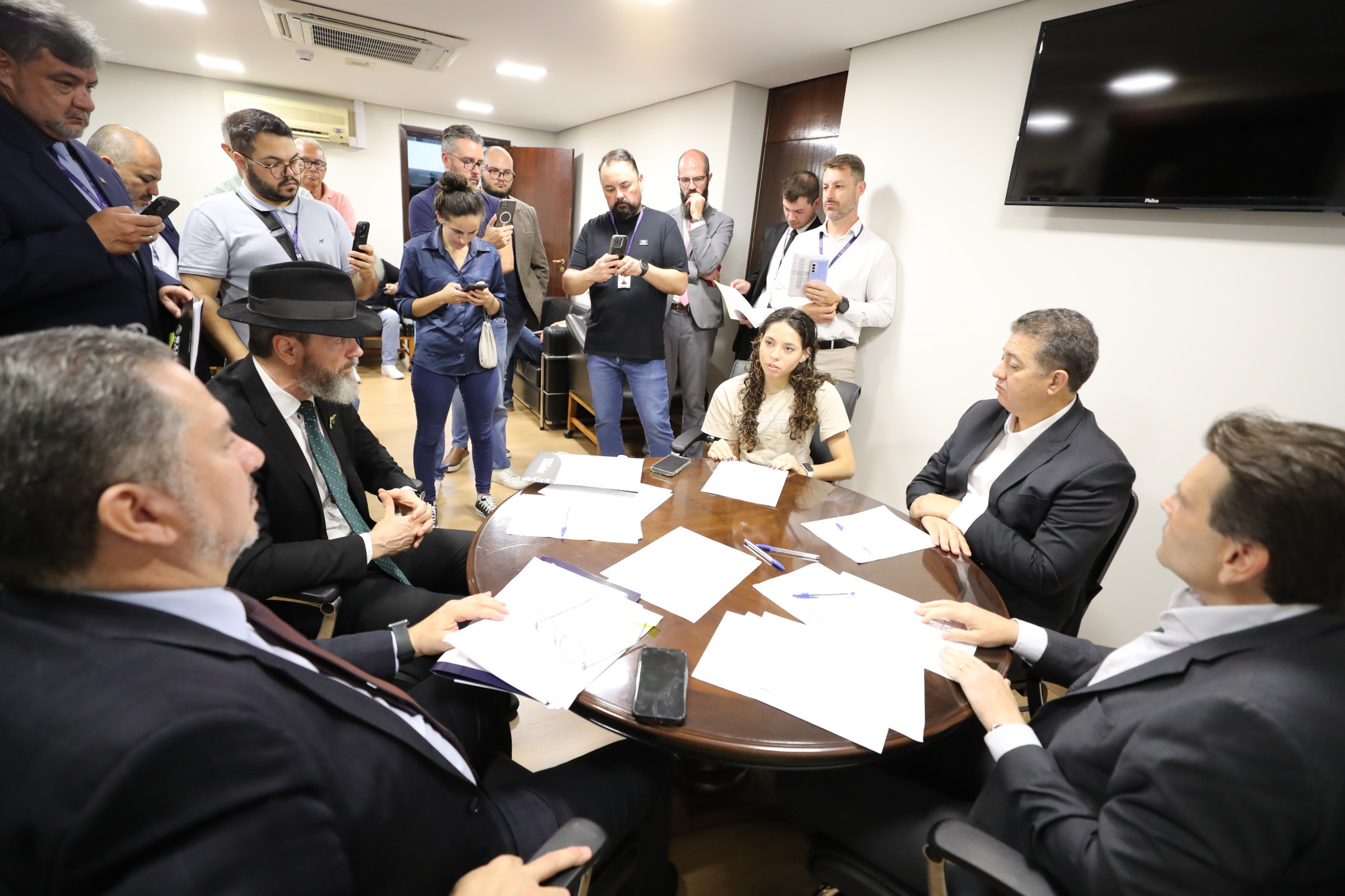 Comissão de Defesa do Consumidor inicia debate sobre projeto que altera regras de venda de bebidas alcoólicas em recintos esportivos