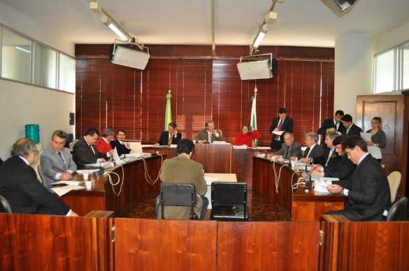 CCJ encerra suas atividades plenárias do primeiro semestre