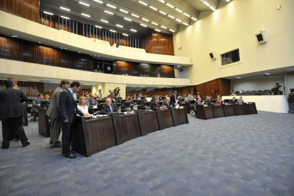 Veto a projeto que cria o Programa Estadual de Segurança da Mulher é derrubado