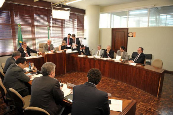 CCJ aprova mensagens que devem aumentar arrecadação estadual