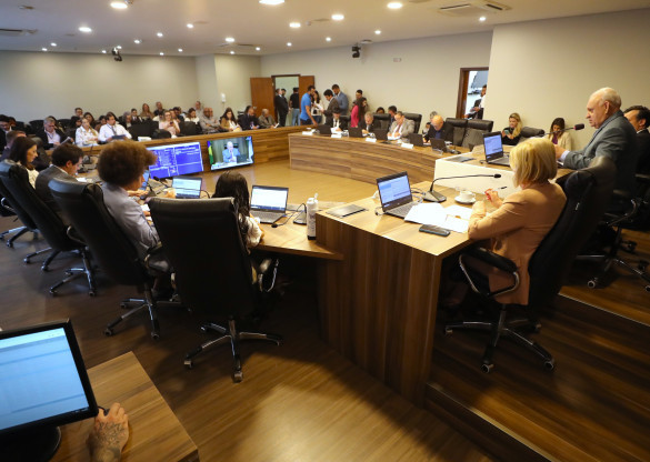 CCJ aprova proposta que amplia acesso a recursos do Fundo de Desenvolvimento Econômico para empreendedores e cooperativas
