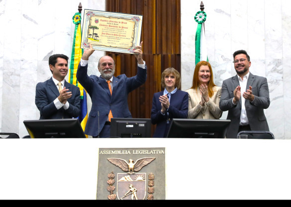 Assembleia concede Cidadania Benemérita a José Álvaro da Silva Carneiro por atuação na gestão hospitalar, saúde infantil e causas sociais