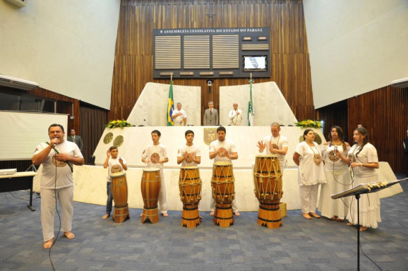 Sessão solene na Assembleia Legislativa destaca os 46 anos de fundação da Federação Umbandista do Paraná