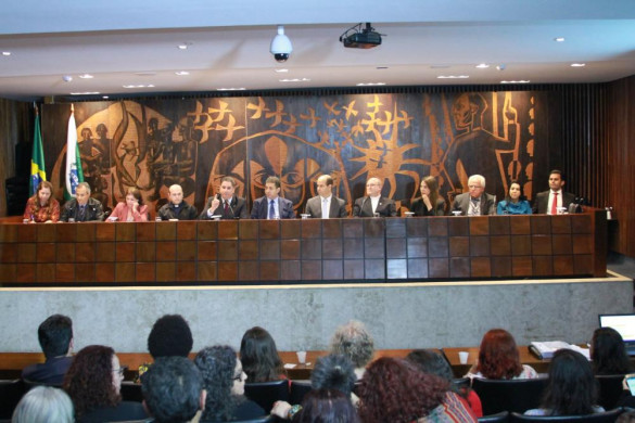 Audiência pública discute projeto de lei que institui no Paraná o Dia de Conscientização Contra o Aborto
