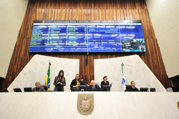 Projeto que trata da reposição salarial dos servidores do Executivo avança na Assembleia