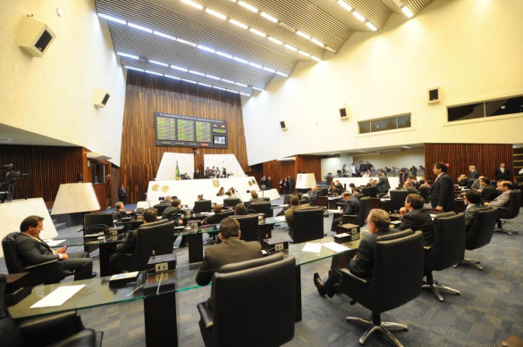 Deputados aprovam criação de comissão para revisão e consolidação de leis estaduais