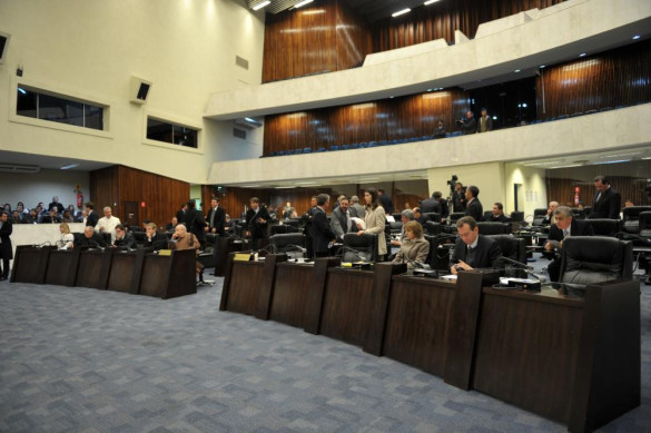 Alterações no Luz Fraterna e proposta dispondo sobre depósitos judiciais seguem para sanção governamental