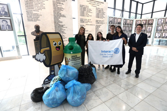Rotary Club de Curitiba faz doações à Campanha Tampinha Paraná