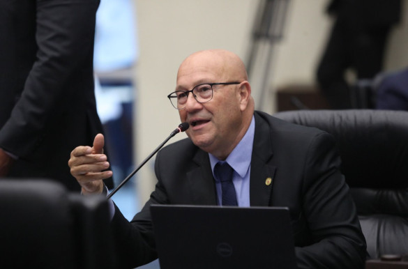 No Paraná, 978 mil mulheres podem receber absorventes na farmácia popular, diz deputado Luiz Claudio Romanelli (PSD)