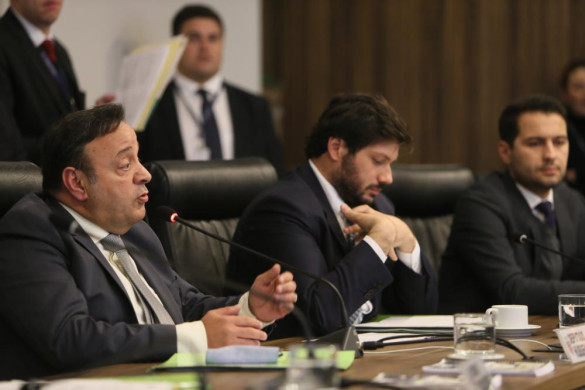 Projeto que cria a licença qualificação para servidores passa pela CCJ