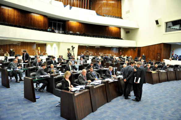 Projetos que reajustam vencimentos de servidores são aprovados na Assembleia