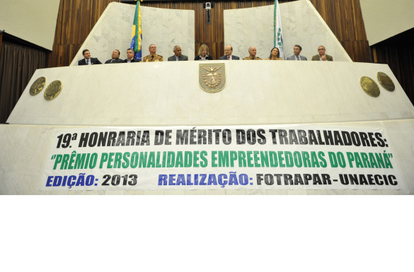 Sessão solene na Assembleia Legislativa presta homenagem aos trabalhadores do Paraná