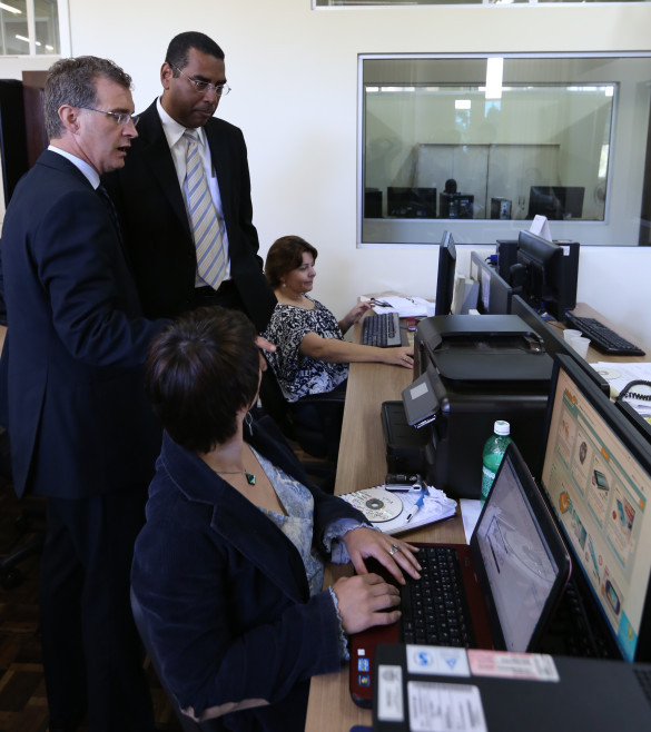 Deputado capixaba visita o Paraná para conhecer funcionamento do Portal da Transparência da ALEP