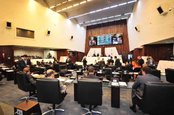 Deputados aprovam nove projetos e rejeitam veto do Executivo na sessão plenária desta segunda-feira (23)
