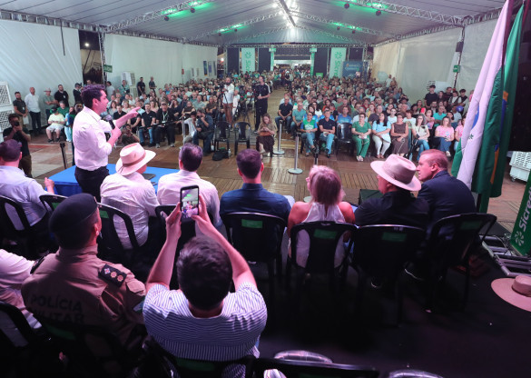 Com grande público, Dois Vizinhos recebe a 35ª edição da Assembleia Itinerante