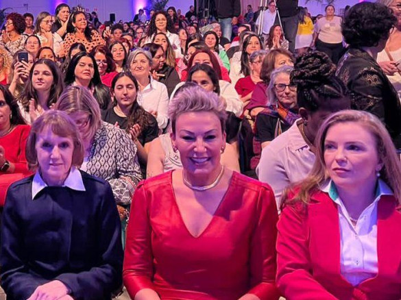 Procuradora da Mulher da Assembleia participa do 1° Encontro de Integração de Mulheres Latino-Americanas