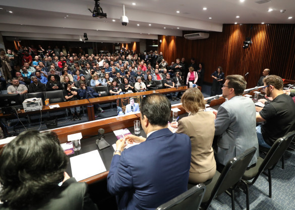 Riscos e impactos da privatização da Celepar são debatidos na Assembleia Legislativa