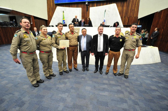 Assembleia homenageia ato heroico de bombeiro de União da Vitória