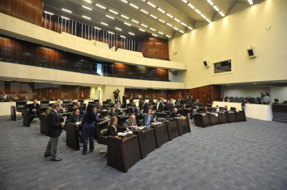 Projeto de reajuste do salário mínimo regional segue para sanção do Governo